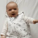 Sleepee NewBorn újszülött hálózsák 0-4 hó, bélelt, pamut, virágos Bloom minta (2.5 TOG)