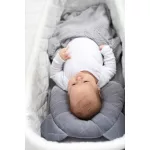 Sleepee Royal Baby ergonomikus babapárna laposfejűség ellen sand (bézs) színben, maci formájú velúr fejpárna babáknak