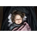 Sleepee Butterfly anti-shock pillangó babapárna Dots (fekete pöttyös) mintával, rázkódás elleni fejtámasztó babapárna babakocsiba és autósülésbe