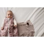 Sleepee NewBorn újszülött hálózsák 0-4 hó, bélelt pamut, zöld eukaliptusz (Eucalyptus) minta (2.5 TOG)