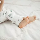 Sleepee téli tipegő baba hálózsák 1-2 év (S), pamut borítás, zöld eukaliptusz minta (2.5 TOG)