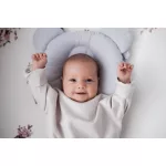 Sleepee muszlin ergonomikus babapárna laposfejűség ellen sunflower (sárga) színben, maci formájú légáteresztő fejpárna babáknak