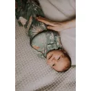 Sleepee First Step újszülött baba pólya, puha pamut anyagból, zöld leveles (Bohemian Green) mintával (0.5 TOG)