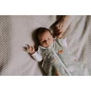 Sleepee NewBorn újszülött hálózsák 0-4 hó, bélelt pamut, zöld leveles (Bohemian Green) mintával (2.5 TOG)