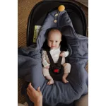 Sleepee nyári muszlin babatakaró-pólya autósülésbe petrol kék színben, légáteresztő hordozóba illeszthető kivitel biztonsági öv nyílásokkal