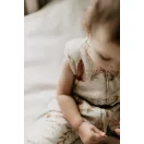 Sleepee téli tipegő hálózsák 6-12 hó (XS), pamut borítás, krém Bohemian Sand, leveles minta (2.5 TOG)