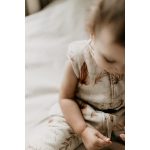 Sleepee kifordítható téli tipegő hálózsák 6-12 hó (XS), pamut borítás, krém Bohemian Sand és natúr virágos minta (2.5 TOG)