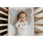 Sleepee muszlin Teddy babapárna sand (bézs) színben, maci formájú puha és légáteresztő pamut babapárna