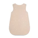 Sleepee újszülött muszlin baba hálózsák 0-4 hó (S méret),  beige homok szín, fehér szívecskés mintával (1.0 TOG)