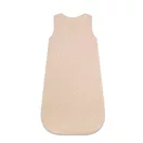 Sleepee muszlin baba hálózsák 4-24 hó (M méret), beige homok szín, fehér szívecskés mintával (1.0 TOG)