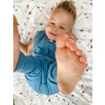 Sleepee pamut tipegő hálózsák lábbal 1-2 év (S méret), bézs, leveles mintával (1.5 TOG)